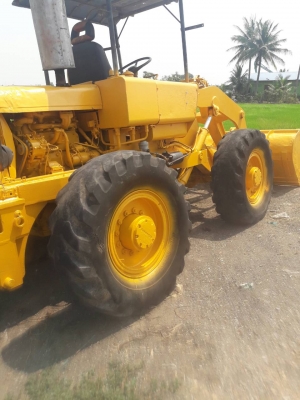 ขายด่วน  เครื่องจักกลหนัก  รถตักล้อยางKomatsu  Jh30-B  ราคา  250,000