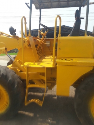ขายด่วน  เครื่องจักกลหนัก  รถตักล้อยางKomatsu  Jh30-B  ราคา  250,000