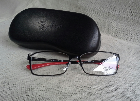 กรอบแว่นตามือหนึ่ง!  เรย์-แบน แสนสะท้าน!  ตัวแท้!  จริงใจ - ไม่จิงโจ้!  Authentic RAY-BAN handmade in Italy  บิ๊กไซซ์!
