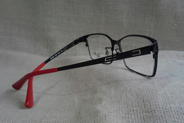 กรอบแว่นตามือหนึ่ง!  เรย์-แบน แสนสะท้าน!  ตัวแท้!  จริงใจ - ไม่จิงโจ้!  Authentic RAY-BAN handmade in Italy  บิ๊กไซซ์!