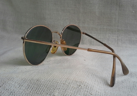 แว่นตาโมเดลอาร์ติสท์ 'หยดน้ำ จอห์น เลนนอน' ที่เก่าแก่และดีที่สุดของฝรั่งเศส Vintage L'AMY handmade in France แว่นตาโมเดลอาร์ติสท์ 'หยดน้ำ จอห์น เลนนอน' ที่เก่าแก่และดีที่สุดของฝรั่งเศส Vintage L'AMY handmade in France