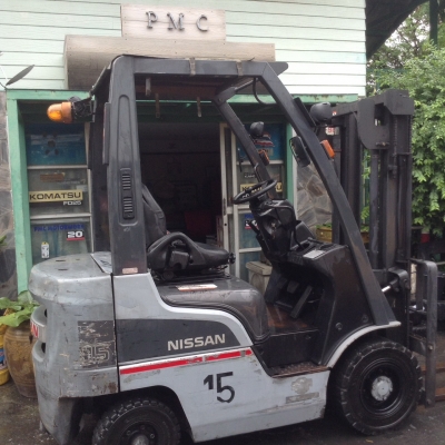 +++ ขายโฟล์คลิฟท์  NISSAN FD15  ขนาด  1.5  ตัน  เครื่องยนต์ดีเซล  เสา  3  เมตร   เกียร์ออโตเมติค  งา 1,070  มม.  ยางตันครับ