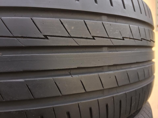 ขายยาง YOKOHAMA BlueEarth-A (MADE IN JAPAN) 215-50-17 ปี14 ดอกเต็ม สภาพสวย ไม่มีตำหนิ ชุดละ 4,500 บาท