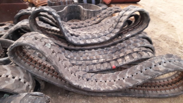 ขายแทรคยาง รถขุด2-3 ตัน ข้อถี่เก่านอก มี 84 ข้อ ขายราคา 8,000-12,000บาท มีหลายเส้น ให้เลือกมาเลือกเอาเองก็ได้ ขายตามสภาพ สนใจติดต่อ 089-2619445 ขายแทรคยาง รถขุด2-3 ตัน ข้อถี่เก่านอก มี 84 ข้อ ขายราคา 8,000-12,000บาท มีหลายเส้น ให้เลือกมาเลือกเอาเองก็ได้ ขายตามสภาพ สนใจติดต่อ 089-2619445