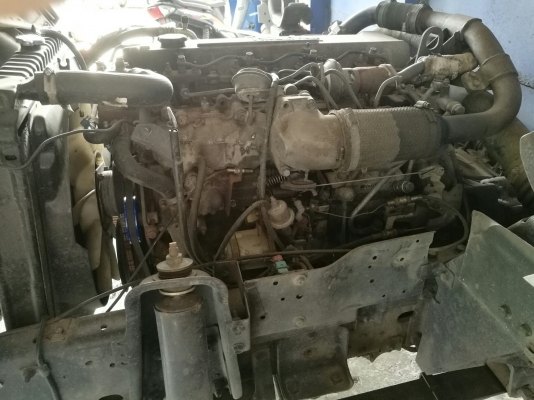 รถบรรทุก 6 ล้อมีหลังคา ยี่ห้อ ISUZU  130 แรงม้า ปีจดทะเบียน 2548