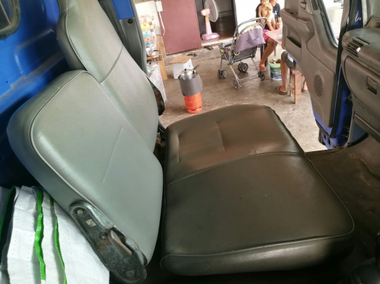 รถบรรทุก 6 ล้อมีหลังคา ยี่ห้อ ISUZU  130 แรงม้า ปีจดทะเบียน 2548