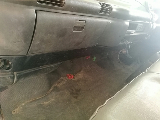 รถบรรทุก 6 ล้อมีหลังคา ยี่ห้อ ISUZU  130 แรงม้า ปีจดทะเบียน 2548
