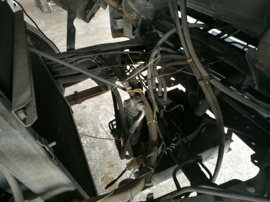 รถบรรทุก 6 ล้อมีหลังคา ยี่ห้อ ISUZU  130 แรงม้า ปีจดทะเบียน 2548