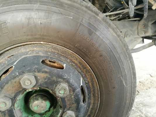 รถบรรทุก 6 ล้อมีหลังคา ยี่ห้อ ISUZU  130 แรงม้า ปีจดทะเบียน 2548