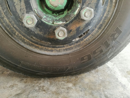 รถบรรทุก 6 ล้อมีหลังคา ยี่ห้อ ISUZU  130 แรงม้า ปีจดทะเบียน 2548