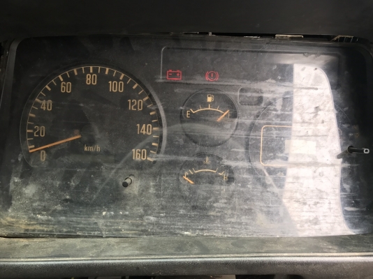 รถบรรทุก 6 ล้อมีหลังคา ยี่ห้อ ISUZU  130 แรงม้า ปีจดทะเบียน 2548