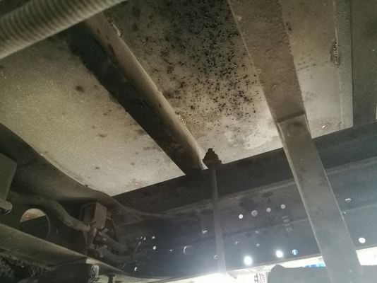 รถบรรทุก 6 ล้อมีหลังคา ยี่ห้อ ISUZU  130 แรงม้า ปีจดทะเบียน 2548