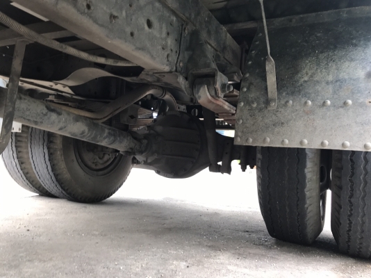 รถบรรทุก 6 ล้อมีหลังคา ยี่ห้อ ISUZU  130 แรงม้า ปีจดทะเบียน 2548