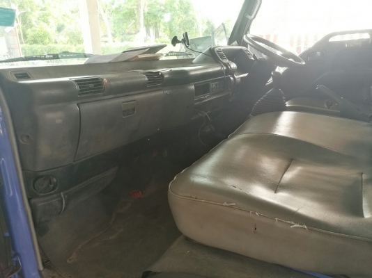 รถบรรทุก 6 ล้อมีหลังคา ยี่ห้อ ISUZU  130 แรงม้า ปีจดทะเบียน 2548