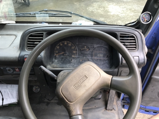 รถบรรทุก 6 ล้อมีหลังคา ยี่ห้อ ISUZU  130 แรงม้า ปีจดทะเบียน 2548