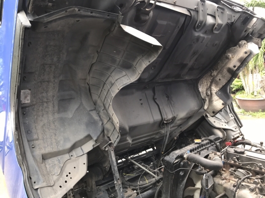 รถบรรทุก 6 ล้อมีหลังคา ยี่ห้อ ISUZU  130 แรงม้า ปีจดทะเบียน 2548
