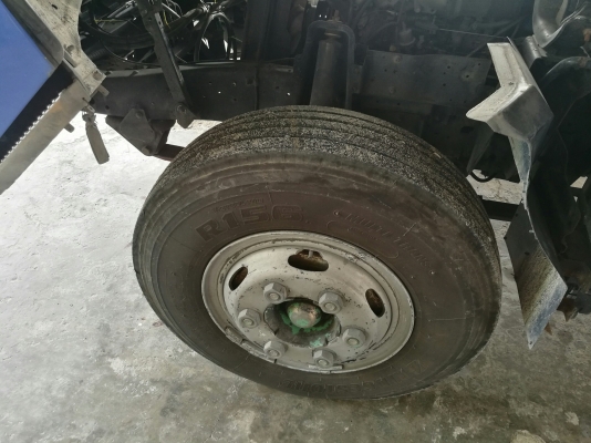 รถบรรทุก 6 ล้อมีหลังคา ยี่ห้อ ISUZU  130 แรงม้า ปีจดทะเบียน 2548