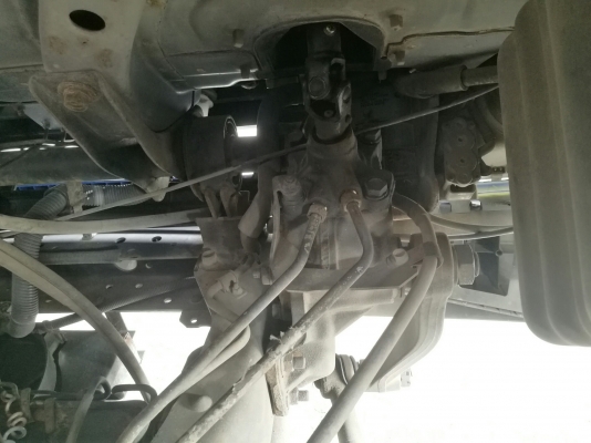 รถบรรทุก 6 ล้อมีหลังคา ยี่ห้อ ISUZU  130 แรงม้า ปีจดทะเบียน 2548