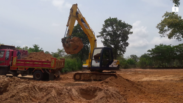 รถขุดโกเบโก้ 100/// เก่านอก เครื่องเดิมปั๊มเดิมใช้งานในไทยได้ 4 เดือน เครื่องแน่นเอวแน่นปั้มแน่นเอกสารอินวอยไบเทคหนาลดเหลือครบไม่แตกไม่หลวม ราคา 795 000 บาท ต่อรองหน้างานครับดูรถได้ที่ศรีสะเกษครับ โทร 087 5511 464 Dtac 06 3635 9242 AIS เอกสารอินวอยครับ