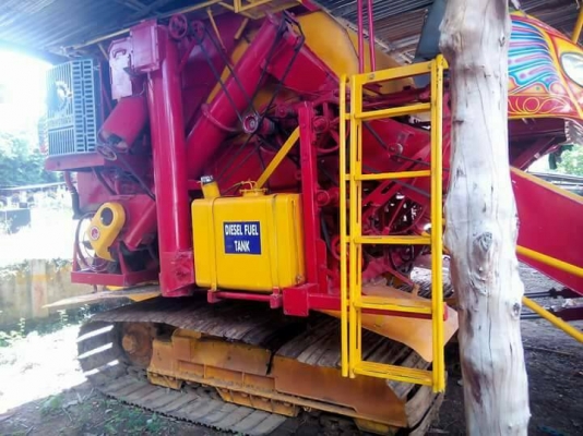 ขายรถเกี่ยวข้าวเกษตรปี56 ปลดหนี้เครื่อง240 HINO JO8Cเทอร์โบว์ สภาพเดิมสวยใช้นาปี