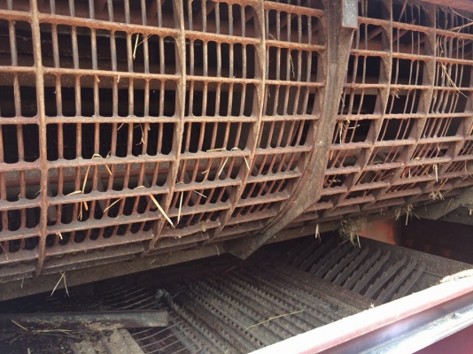 ขายรถเกี่ยวข้าว DC70G ปี55 ใช้งาน1700ชั่วโมง สภาพพร้อมใช้งาน เอกสารพร้อมโอน ราคา430,000 สนใจโทร 090-8588220คุณนะ 093-3258446คุณบิว เว็บไซต์ส่วนตัว www.narong2truck.com www.truck.in.th/498 ID: narong498 ID: 09332584461 เพจ Facebook ณรงค์ ซื้อขายรถมือสอง กล