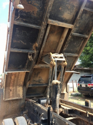 ขายรถดั้ม5คิว HINO FD 195แรง เพาเวอร์ เบรกจิฟฟี่ เอกสารพร้อมโอน ราคา500,000 สนใจโทร 090-8588220คุณนะ 093-3258446คุณบิว เว็บไซต์ส่วนตัว www.narong2truck.com www.truck.in.th/498 ID: narong498 ID: 09332584461 เพจ Facebook ณรงค์ ซื้อขายรถมือสอง กลุ่ม Facebook