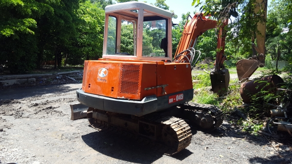 ขายkubota. Kh045.  เครื่องฟิตใหม่ มีลายแย๊ก เท่าpc50