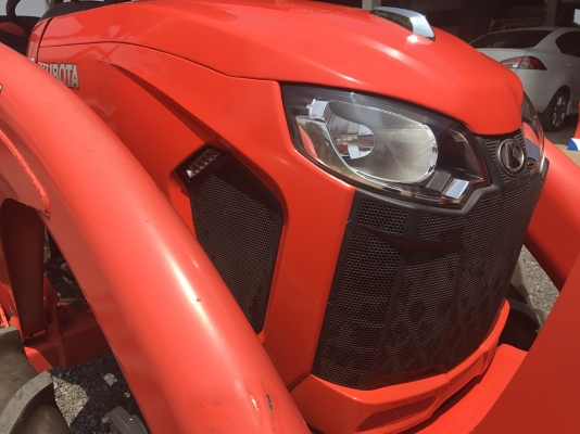 รถไถคูโบต้า L5018(4WD)2เพลา รุ่นใหม่ล่าสุด ใช้งาน 4 ชั่วโมง สภาพเหมือนใหม่ค่ะ เล่มพร้อม ขายราคา 648,000 บาท รถจดทะเบียนปี 60 พร้อมอุปกรณ์ใบมีดหน้าและผานพรวน สนใจโทร 081-9136451   ขอดูรูป line:bow6451 ค่ะ  พร้อมจัดส่งฟรี