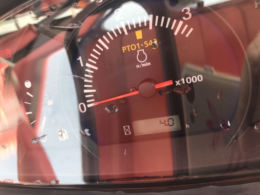 รถไถคูโบต้า L5018(4WD)2เพลา รุ่นใหม่ล่าสุด ใช้งาน 4 ชั่วโมง สภาพเหมือนใหม่ค่ะ เล่มพร้อม ขายราคา 648,000 บาท รถจดทะเบียนปี 60 พร้อมอุปกรณ์ใบมีดหน้าและผานพรวน สนใจโทร 081-9136451   ขอดูรูป line:bow6451 ค่ะ  พร้อมจัดส่งฟรี