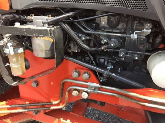 รถไถคูโบต้า L3608SP(4WD)2เพลา รุ่นใหม่ล่าสุด ใช้งาน 400 ชั่วโมง เล่มพร้อมค่ะ ขายราคา 368,000 บาท รถจดทะเบียนปี 57 พร้อมอุปกรณ์ใบมีดหน้าและผานพรวน สนใจโทร 081-9136451  ขอดูรูป line:bow6451 ค่ะ  พร้อมจัดส่งฟรี