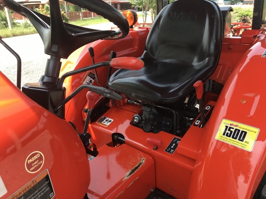 รถไถคูโบต้า L3608SP(4WD)2เพลา รุ่นใหม่ล่าสุด ใช้งาน 400 ชั่วโมง เล่มพร้อมค่ะ ขายราคา 368,000 บาท รถจดทะเบียนปี 57 พร้อมอุปกรณ์ใบมีดหน้าและผานพรวน สนใจโทร 081-9136451  ขอดูรูป line:bow6451 ค่ะ  พร้อมจัดส่งฟรี