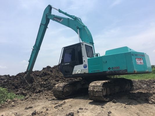 ขายSUMITOMO 200 บูมยาว สภาพสวยพร้อมใช้งาน เครื่องดีช่วงล่างดี ใบแทร็กเต็ม เอวดีไม่มีหลวม แอร์เย็ยนเจี๊ยบ ราคาต่อรองคุยกันได้คะ