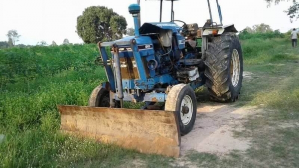 ขาย 135,000 บาท รถไถ Farm Trac 90 แรง เครืองดี เกียร์แรง ยางสวย เอกสารเล่มทะเบียน รถอยู่ จ.ศรีสะเกษ โทร&ไอดีไลน์ 0610710295 ขาย 135,000 บาท รถไถ Farm Trac 90 แรง เครืองดี เกียร์แรง ยางสวย เอกสารเล่มทะเบียน รถอยู่ จ.ศรีสะเกษ โทร&ไอดีไลน์ 0610710295