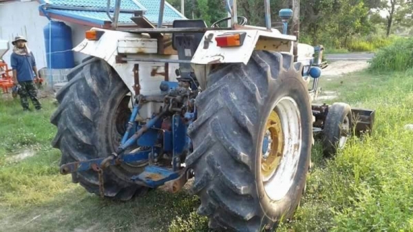 ขาย 135,000 บาท รถไถ Farm Trac 90 แรง เครืองดี เกียร์แรง ยางสวย เอกสารเล่มทะเบียน รถอยู่ จ.ศรีสะเกษ โทร&ไอดีไลน์ 0610710295 ขาย 135,000 บาท รถไถ Farm Trac 90 แรง เครืองดี เกียร์แรง ยางสวย เอกสารเล่มทะเบียน รถอยู่ จ.ศรีสะเกษ โทร&ไอดีไลน์ 0610710295