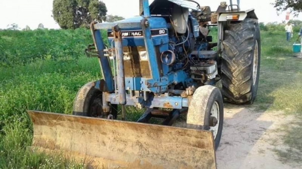 ขาย 135,000 บาท รถไถ Farm Trac 90 แรง เครืองดี เกียร์แรง ยางสวย เอกสารเล่มทะเบียน รถอยู่ จ.ศรีสะเกษ โทร&ไอดีไลน์ 0610710295 ขาย 135,000 บาท รถไถ Farm Trac 90 แรง เครืองดี เกียร์แรง ยางสวย เอกสารเล่มทะเบียน รถอยู่ จ.ศรีสะเกษ โทร&ไอดีไลน์ 0610710295