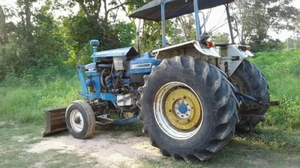ขาย 135,000 บาท รถไถ Farm Trac 90 แรง เครืองดี เกียร์แรง ยางสวย เอกสารเล่มทะเบียน รถอยู่ จ.ศรีสะเกษ โทร&ไอดีไลน์ 0610710295 ขาย 135,000 บาท รถไถ Farm Trac 90 แรง เครืองดี เกียร์แรง ยางสวย เอกสารเล่มทะเบียน รถอยู่ จ.ศรีสะเกษ โทร&ไอดีไลน์ 0610710295