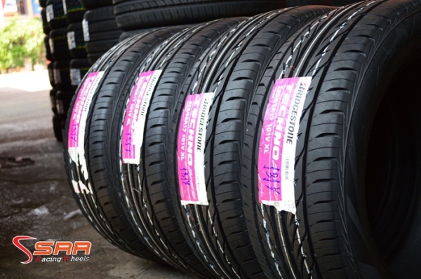 BRIDGESTONE TECHNO SPORTS 225/55R17 เส้นละ 4,250 บาท