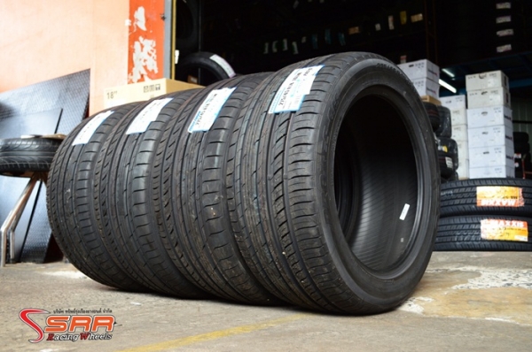 TOYO C1S 275/45R18 เส้นละ 10,0000 บาท