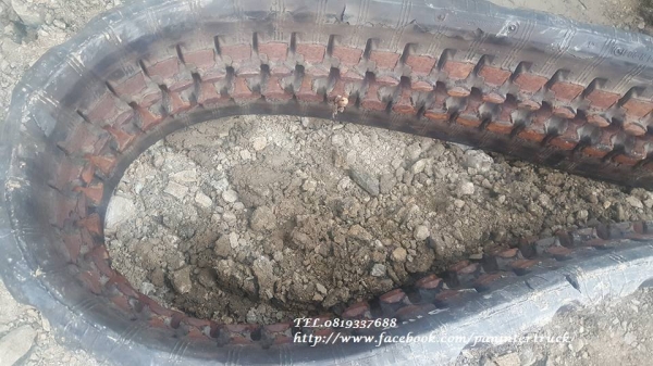 ขายถูกด่วนๆRUBBER TRACK แทรคยางสำหรับใส่กับรถขุดไซค์ 20,25,30,35 (แบบลอนเลอร์ลำโพง)/ขนาด 300*5.3* 84(ข้อ) / ราคาเพียง(เส้นละ 12,000 บาท) สนใจติดต่อ 0819337688