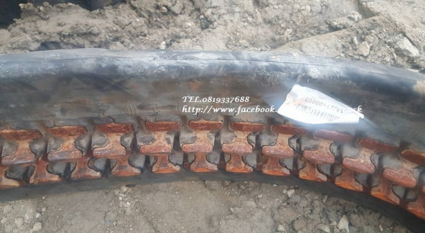 ขายถูกด่วนๆRUBBER TRACK แทรคยางสำหรับใส่กับรถขุดไซค์ 20,25,30,35 (แบบลอนเลอร์ลำโพง)/ขนาด 300*5.3* 84(ข้อ) / ราคาเพียง(เส้นละ 12,000 บาท) สนใจติดต่อ 0819337688