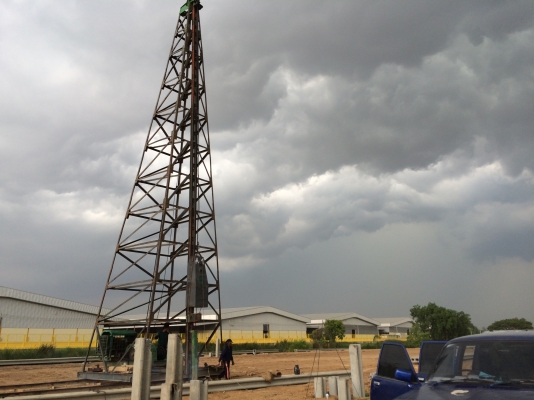 ปั้นจั้นตอกเสาเข็ม รับเหมา