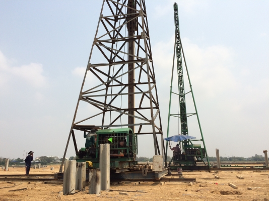 ปั้นจั้นตอกเสาเข็ม รับเหมา