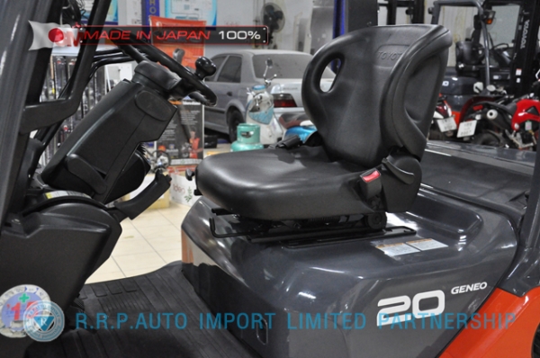 ขายรถโฟล์คลิฟท์มือสอง TOYOTA รุ่น 8FD20-14854 นำเข้าจากประเทศญี่ปุ่น 100\% ไม่เคยใช้งานในไทย