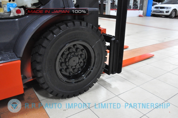 ขายรถโฟล์คลิฟท์มือสอง TOYOTA รุ่น 8FD20-14854 นำเข้าจากประเทศญี่ปุ่น 100\% ไม่เคยใช้งานในไทย