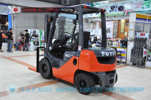 ขายรถโฟล์คลิฟท์มือสอง TOYOTA รุ่น 8FD20-14854 นำเข้าจากประเทศญี่ปุ่น 100\% ไม่เคยใช้งานในไทย