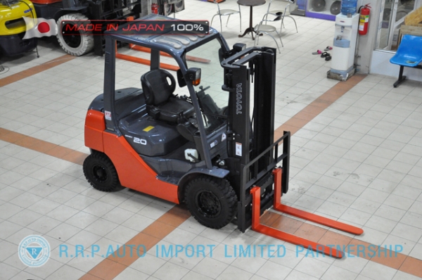 ขายรถโฟล์คลิฟท์มือสอง TOYOTA รุ่น 8FD20-14854 นำเข้าจากประเทศญี่ปุ่น 100\% ไม่เคยใช้งานในไทย