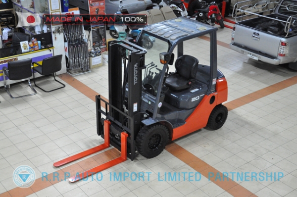 ขายรถโฟล์คลิฟท์มือสอง TOYOTA รุ่น 8FD20-14854 นำเข้าจากประเทศญี่ปุ่น 100\% ไม่เคยใช้งานในไทย