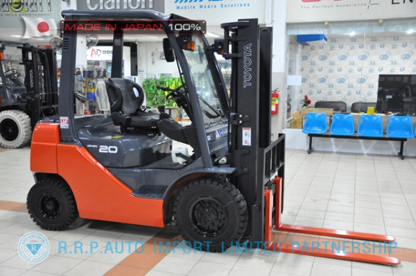 ขายรถโฟล์คลิฟท์มือสอง TOYOTA รุ่น 8FD20-14854 นำเข้าจากประเทศญี่ปุ่น 100\% ไม่เคยใช้งานในไทย