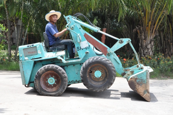 ขายรถตักKOMATSU SK7ขับเคลื่อน4ล้อ ตักครึ่งคิว เสา3เมตร สวยเดิมจากญี่ปุ่น ยังไม่เคยใช้ในไทย 165,000เท่านั้น!!