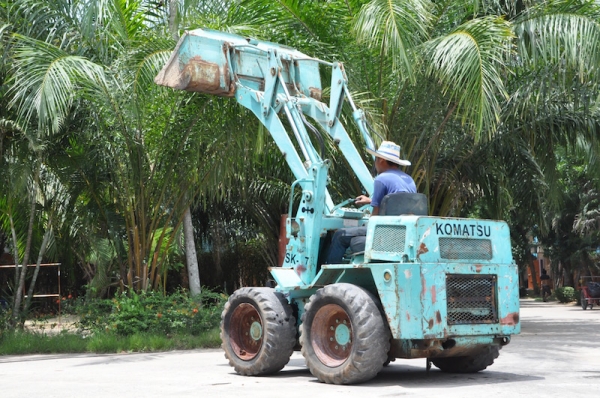 ขายรถตักKOMATSU SK7ขับเคลื่อน4ล้อ ตักครึ่งคิว เสา3เมตร สวยเดิมจากญี่ปุ่น ยังไม่เคยใช้ในไทย 165,000เท่านั้น!!